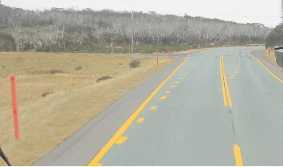 image of yellow line roadway