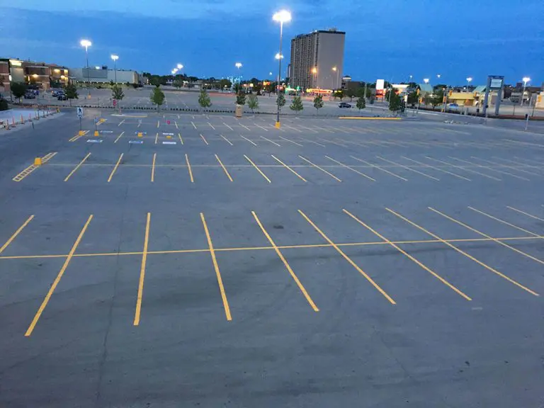 image of a commercial parking space